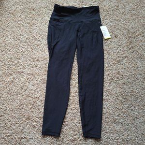 NWT Sz M black Elevate legging by Old Navy
